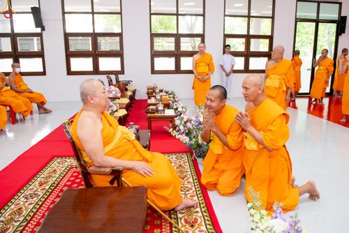 ภาพ No.342937:วันอาทิตย์ที่ 9 สิงหาคม พ.ศ.2569 พิธีมอบพัด ตั้งฐานานุกรม พระราชภาวนาวชิรวิเทศ วิ. ณ ห้องอาคารปลูกศรัทธา 2 วัดพระธรรมกาย