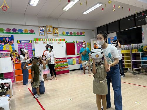 ภาพ No.71217:วัดพระธรรมกาย มูลนิธิธรรมกาย และคณะศิษยานุศิษย์ฯ ร่วมกับ อบต.คลองสาม และภาคีเครือข่ายฯ เปิดตัวสื่อนวัตกรรมพุทธประวัติผ่านแว่น VR สู่โลกเสมือนจริง - จัดแสดงนิทรรศการพลังความดี UG5 POWER เนื่องในงานวันเด็กแห่งชาติ ประจำปี พ.ศ.2566