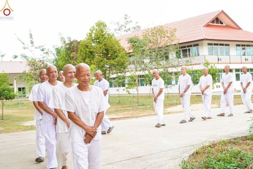 ภาพ No.64184:กิจวัตรกิจกรรมของนาคธรรมทายาท ณ ศูนย์ปฏิบัติธรรมลำปาง ในโครงการอุปสมบทบูชาธรรมมหาปูชนียาจารย์ วันที่ 21 พฤศจิกายน พ.ศ. 2565