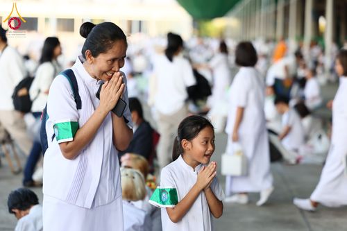 ภาพ No.312006:วันอังคารที่ 3 มีนาคม พ.ศ.2569 พิธีเวียนประทักษิณและจุดมาฆประทีป ณ ลานธรรมพระมหาธรรมกายเจดีย์ วัดพระธรรมกาย