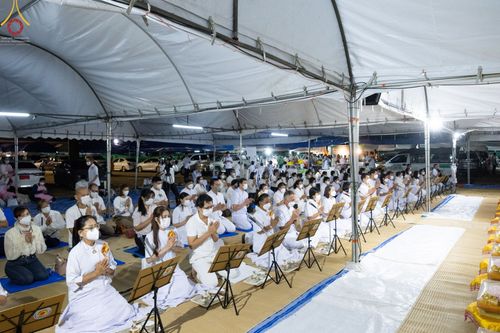 ภาพ No.70009:พิธีถวายภัตตาหารเป็นสังฆทาน แด่คณะพระธรรมยาตราฯ ในโครงการธรรมยาตราฯ ปีที่ 11 ณ อนุสรณ์สถานคลองบางนางแท่น อ.สามพราน จ.นครปฐม วันที่ 11 มกราคม พ.ศ. 2566