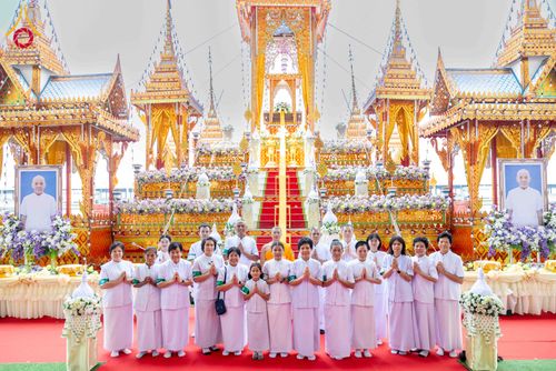 ภาพ No.316443:วันอาทิตย์ที่ 29 มีนาคม พ.ศ. 2569 พิธีทอดผ้าบังสุกุลและพิธีชำระร่าง โยมพ่อณรงค์ จินตมากุล  สิริอายุ 99 ปี 11 เดือน โยมบิดา พระครูปลัดรัตนวีรวัฒน์ (รังสฤษดิ์ อิทฺธิจินตโก) ที่ปรึกษาเจ้าคณะจังหวัดปทุมธานี เจ้าอาวาสวัดพระธรรมกาย  ณ ฌาปนสถานชั่วคราว ทางเข้า 