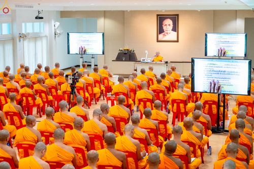 ภาพ No.335958:วันที่ 15 มิถุนายน พ.ศ.2569 หลวงพ่อทัตตชีโวเมตตาให้โอวาทแก่เจ้าอาวาสวัดศูนย์สาขาภายในประเทศ ณ วัดพระธรรมกาย