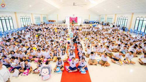 ภาพ No.283967:วันที่ 18 พฤศจิกายน พ.ศ. 2568 พิธีทอดกฐินสามัคคีทั่วไทย 30,000 วัด  โดยคณะศิษยานุศิษย์ บูชาธรรม 81 ปี  หลวงพ่อธัมมชโย  ณ วัดสวายสอ จ.บุรีรัมย์