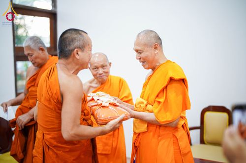 ภาพ No.315808:วันพฤหัสบดีที่ 26 มีนาคม พ.ศ. 2569 พิธีบำเพ็ญกุศล คุณพ่อณรงค์ จินตมากุล  สิริอายุ 99 ปี 11 เดือน โยมบิดา พระครูปลัดรัตนวีรวัฒน์ (รังสฤษดิ์ อิทฺธิจินตโก) ที่ปรึกษาเจ้าคณะจังหวัดปทุมธานี เจ้าอาวาสวัดพระธรรมกาย  ณ ห้องปลูกศรัทธา 2 วัดพระธรรมกาย ปทุมธานี