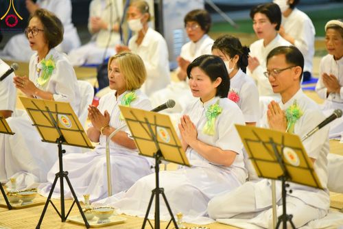 ภาพ No.106277:พิธีถวายภัตตาหารเป็นสังฆทาน แด่คณะพระธรรมยาตราฯ ในโครงการธรรมยาตรากตัญญูบูชา มหาปูชนียาจารย์ พระมงคลเทพมุนี(สด จนฺทสโร) พระผู้ปราบมาร อนุสรณ์สถาน 7 แห่ง ปีที่ 12 วันที่ 5 มกราคม พ.ศ. 2567 ณ อนุสรณ์สถานโลตัสแลนด์ จ.สุพรรณบุรี