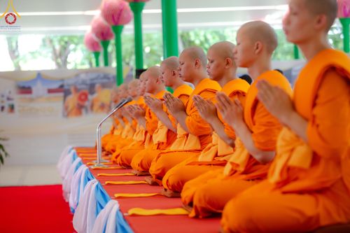 ภาพ No.137740:พิธีอุปสมบทสามเณรอุทิศชีวิต 11 รูป วันวิสาขบูชา พุธที่ 22 พฤษภาคม พ.ศ.2567 ณ อุโบสถ วัดพระธรรมกาย