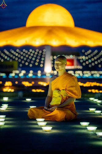 ภาพ No.345863:วันพฤหัสบดีที่ 27 สิงหาคม พ.ศ.2569 พิธีฉลองชัยสวดมนต์บทธัมมจักกัปปวัตตนสูตร 8,657,585,858 จบ ณ มหารัตนวิหารคด วัดพระธรรมกาย