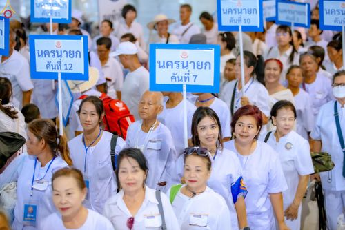 ภาพ No.324401:วันที่ 22 เมษายน พ.ศ.2569 (วันคุ้มครองโลก) งานถวายมหาสังฆทาน 40,000 กว่าวัดทั่วประเทศ บรรยากาศพระสังฆาธิการและสาธุชน  เดินทางเข้าลานธรรม วัดพระธรรมกาย