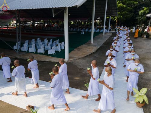 ภาพ No.65469:พิธีขอขมามอบผ้าไตร นาคธรรมทายาท ในโครงการอุปสมบทบูชาธรรม มหาปูชนียาจารย์ประจำปี 2565 ณ ศูนย์อบรมเยาวชนผาสุกวนิช จ.ราชบุรี วันที่ 19 พฤศจิกายน พ.ศ. 2565