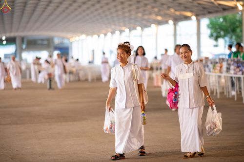 ภาพ No.327877:วันที่ 3 พฤษภาคม พ.ศ.2569 พิธีตักบาตร ข้าวสารอาหารแห้ง ณ บ้านแก้วเรือนทองคุณยายอาจารย์ฯ วัดพระธรรมกาย