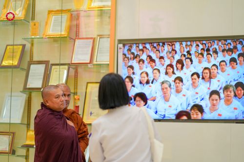 ภาพ No.328885:วันที่ 7-15 พฤษภาคม พ.ศ.2569 ต้อนรับชาวต่างชาติจากประเทศรัสเซีย เมียนมาร์ บังคลาเทศ และศรีลังกาเยี่ยมชมและสักการะพระมหาธรรมกายเจดีย์ ณ วัดพระธรรมกาย