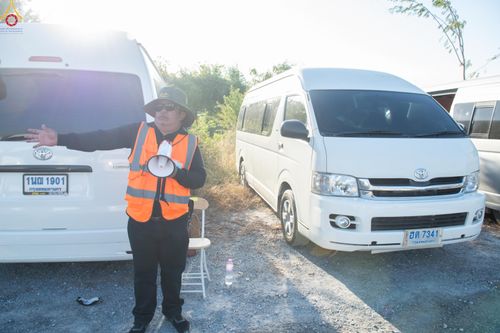 ภาพ No.301483:ภาพเบื้องหลังอาสาสมัครรวมใจ ชุดที่ 4 ในโครงการธรรมยาตรา กตัญญูบูชา มหาปูชนียาจารย์ พระมงคลเทพมุนี(สด จนฺทสโร) พระผู้ปราบมาร อนุสรณ์สถาน 7 แห่ง ปีที่ 14