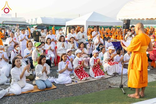 ภาพ No.297993:วันที่ 19 มกราคม พ.ศ. 2569 พิธีถวายภัตตาหารเป็นสังฆทาน แด่พระธรรมยาตรา ณ อนุสรณ์สถานบางปลา วัดบางปลา อำเภอบางเลน จังหวัดนครปฐม ในโครงการธรรมยาตรา กตัญญูบูชา มหาปูชนียาจารย์ พระมงคลเทพมุนี(สด จนฺทสโร) พระผู้ปราบมาร อนุสรณ์สถาน 7 แห่ง ปีที่ 14