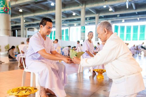 ภาพ No.293631:วันที่ 10 มกราคม พ.ศ. 2569 พิธีปลงผมธรรมทายาทบูชาธรรม 117  ปี คุณยายอาจารย์ฯ ณ วิหารคด วัดพระธรรมกาย ปทุมธานี