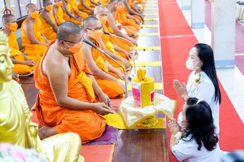 ภาพ No.71675:พระธรรมยาตรา ปฏิบัติศาสนกิจ ทำนุบำรุงศาสนสถาน, สวดธรรมจักร ,ปฏิบัติธรรม ร่วมกับชุมชน,นักเรียนเด็กดีวีสตาร์ และร่วมพิธีทอดผ้าป่าบำรุงศาสนสถาน ในโครงการธรรมยาตรากตัญญูบูชา มหาปูชนียาจารย์ พระมงคลเทพมุนี(สด จนฺทสโร) พระผู้ปราบมาร อนุสรณ์สถาน 7 แห่ง ปีที่ 11