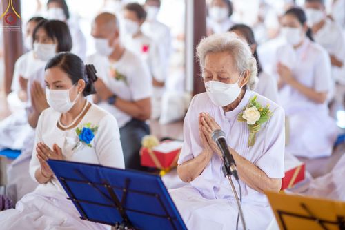 ภาพ No.71584:พระธรรมยาตรา ปฏิบัติศาสนกิจ ทำนุบำรุงศาสนสถาน, ปฏิบัติธรรม ร่วมกับชุมชน,นักเรียนเด็กดีวีสตาร์ และร่วมพิธีทอดผ้าป่าบำรุงศาสนสถาน ในโครงการธรรมยาตรากตัญญูบูชา มหาปูชนียาจารย์ พระมงคลเทพมุนี(สด จนฺทสโร) พระผู้ปราบมาร อนุสรณ์สถาน 7 แห่ง ปีที่ 11 ณ วัดสองพี่น