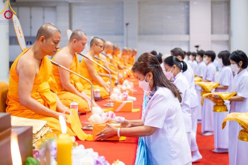 ภาพ No.91025:พิธีบำเพ็ญกุศลสวดพระอภิธรรม  อุบาสกถาวร พรหมถาวร (อุบาสกผู้ปั้นพระ) คืนที่ 6 วันพฤหัสบดีที่ 19 ตุลาคม พ.ศ. 2566 ณ ห้องแก้วสารพัดนึก 1 สภาธรรมกายสากล วัดพระธรรมกาย จ.ปทุมธานี