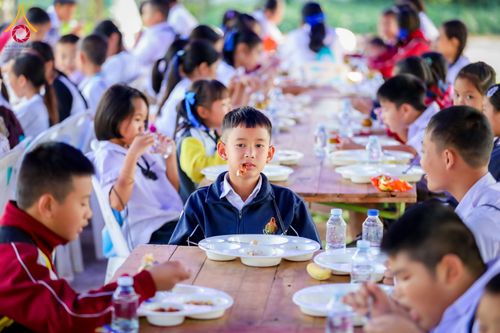 ภาพ No.285501:วันที่ 11 ธันวาคม พ.ศ. 2568  รวมพลังเด็กดี V-Star ผู้นำฟื้นฟูศีลธรรมโลก ประจำปี 2568 จังหวัดแพร่  ณ ธุดงคสถานแพร่ อำเภอวังชิ้น จังหวัดแพร่