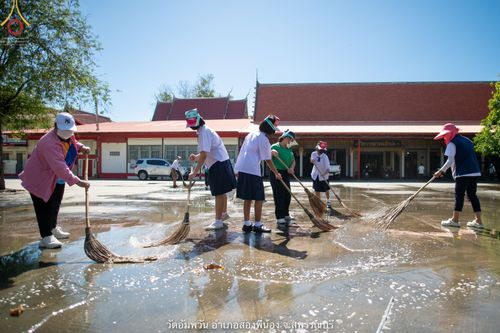ภาพ No.69167:พระธรรมยาตรา ปฏิบัติศาสนกิจ ทำนุบำรุงศาสนสถาน, สวดธรรมจักร, ปฏิบัติธรรม ร่วมกับชุมชน,นักเรียนเด็กดีวีสตาร์ และร่วมพิธีทอดผ้าป่าบำรุงศาสนสถาน ในโครงการธรรมยาตรากตัญญูบูชา มหาปูชนียาจารย์ พระมงคลเทพมุนี(สด จนฺทสโร) พระผู้ปราบมาร อนุสรณ์สถาน 7 แห่ง ปีที่ 11