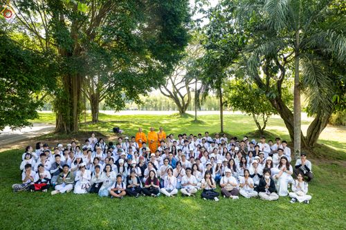 ภาพ No.330071:วันที่ 27-29 พฤษภาคม พ.ศ.2569 MBMI Tangerang (Majelis Agama Buddha Mahanikaya) ได้มีการเตรียมงานเพื่อจัดงานวิสาขบูชานานาชาติ  ชึ่งในงานจะมีการจุดประทีปโคมลาน โคมลอย กว่า 20,000 ดวง  เพื่อน้อมถวายเป็นพุทธบูชา และเพื่อเป็นการกระชับสัมพันธมิตรภาพ