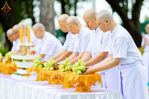 ภาพ No.286490:วันเสาร์ที่ 12 กรกฏาคม พ.ศ.2568 พิธีบรรพชาอุปสมบท  โครงการบรรพชาอุปสมบทหมู่ ธรรมทายาทนานาชาติ(ภาคภาษาจีน), โครงการบรรพชาสามเณร โรงเรียนนานาชาติ รุ่นที 14