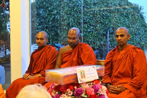 ภาพ No.284292:วันที่ 28 ตุลาคม พ.ศ.2568 กฐินสมทบต่างประเทศ โดยคณะศิษยานุศิษย์ บูชาธรรม 81 ปี หลวงพ่อธัมมชโย ณ วัดมหาเมฆนาวา ศรีลังกา