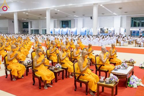 ภาพ No.91089:พิธีบำเพ็ญกุศลสวดพระอภิธรรม  อุบาสกถาวร พรหมถาวร (อุบาสกผู้ปั้นพระ) คืนสุดท้าย วันศุกร์ที่ 20 ตุลาคม พ.ศ. 2566 ณ ห้องแก้วสารพัดนึก 1 สภาธรรมกายสากล วัดพระธรรมกาย จ.ปทุมธานี