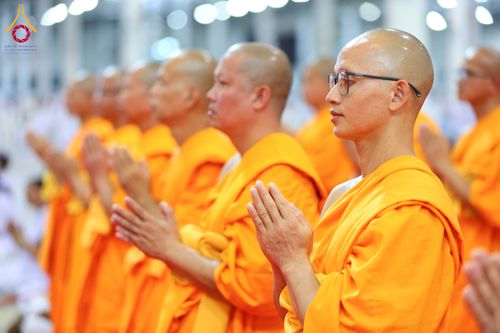 ภาพ No.308689:วันที่ 1 กุมภาพันธ์ พ.ศ. 2569 พิธีรับประกาศนียบัตร และพระของขวัญพระธรรมยาตรา ณ สภาธรรมกายสากล วัดพระธรรมกาย จ.ปทุมธานี