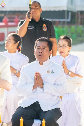 ภาพ No.339145:วันเสาร์ที่ 27 มิถุนายน พ.ศ. 2569 พิธีตักบาตรแด่คณะสงฆ์ 323 วัด 4 จังหวัดชายแดนภาคใต้ พิธีถวายสังฆทานแด่คณะสงฆ์ 323 วัด ปีที่ 22 ครั้งที่ 187 พิธีมอบกองทุนหนุนแรงใจช่วยครูใต้ ปีที่ 19 ครั้งที่ 150 และพิธีทำบุญอุทิศส่วนกุศลให้ผู้วายชนม์
