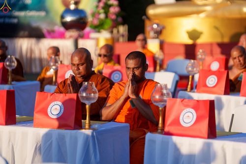 ภาพ No.332715:วันอาทิตย์ที่ 31 พฤษภาคม พ.ศ. 2569 วันวิสาขบูชา ณ วัดพระธรรมกายแคลิฟอร์เนีย  ประเทศสหรัฐอเมริกา