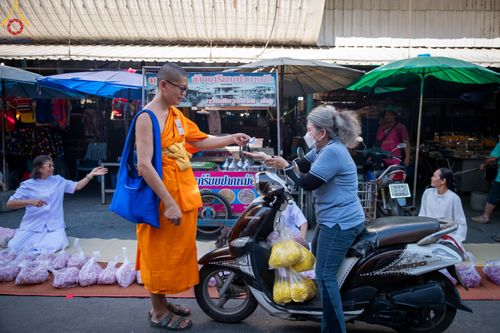 ภาพ No.105662:พิธีต้อนรับพระธรรมยาตรา ในโครงการธรรมยาตรากตัญญูบูชา มหาปูชนียาจารย์ พระมงคลเทพมุนี(สด จนฺทสโร) พระผู้ปราบมาร อนุสรณ์สถาน 7 แห่ง ปีที่ 12 วันที่ 3 มกราคม พ.ศ. 2567 ณ อนุสรณ์สถานโลตัสแลนด์ จ.สุพรรณบุรี