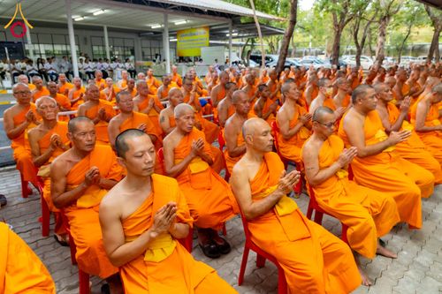 ภาพ No.316112:วันศุกร์ที่ 27 มีนาคม พ.ศ. 2569 พิธีบำเพ็ญกุศล คุณพ่อณรงค์ จินตมากุล  สิริอายุ 99 ปี 11 เดือน โยมบิดา พระครูปลัดรัตนวีรวัฒน์ (รังสฤษดิ์ อิทฺธิจินตโก) ที่ปรึกษาเจ้าคณะจังหวัดปทุมธานี เจ้าอาวาสวัดพระธรรมกาย  ณ ห้องปลูกศรัทธา 2 วัดพระธรรมกาย ปทุมธานี