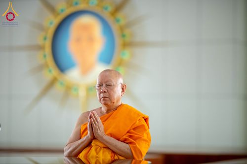 ภาพ No.326761:วันที่ 1 พฤษภาคม พ.ศ.2569 พิธีบุพเปตพลี ครั้งที่ 181 ร่วมอุทิศบุญแด่หมู่ญาติที่ล่วงลับไปแล้ว และสืบทอดอายุพระพุทธศาสนา ณ หอฉันคุณยายอาจารย์ฯ วัดพระธรรมกาย