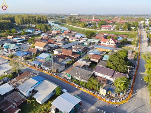 ภาพ No.70693:พิธีต้อนรับพระธรรมยาตรา ในโครงการธรรมยาตรากตัญญูบูชา มหาปูชนียาจารย์ พระมงคลเทพมุนี(สด จนฺทสโร) พระผู้ปราบมาร อนุสรณ์สถาน 7 แห่ง ปีที่ 11 วันที่ 14 มกราคม พ.ศ. 2566 ณ อนุสรณ์สถานลำดับที่ 3 สถานที่เกิดในเพศสมณะ วัดสองพี่น้อง อ.สองพี่น้อง จ.สุพรรณบุรี