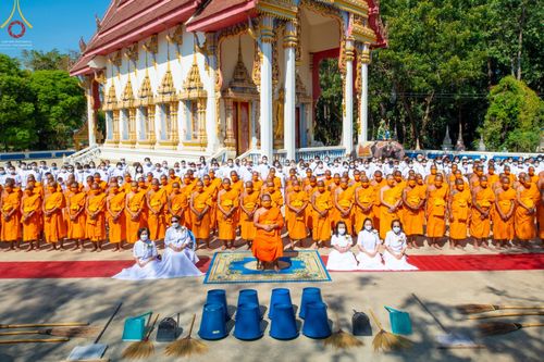 ภาพ No.71687:พระธรรมยาตรา ปฏิบัติศาสนกิจ ทำนุบำรุงศาสนสถาน, สวดธรรมจักร ,ปฏิบัติธรรม ร่วมกับชุมชน,นักเรียนเด็กดีวีสตาร์ และร่วมพิธีทอดผ้าป่าบำรุงศาสนสถาน ในโครงการธรรมยาตรากตัญญูบูชา มหาปูชนียาจารย์ พระมงคลเทพมุนี(สด จนฺทสโร) พระผู้ปราบมาร อนุสรณ์สถาน 7 แห่ง ปีที่ 11