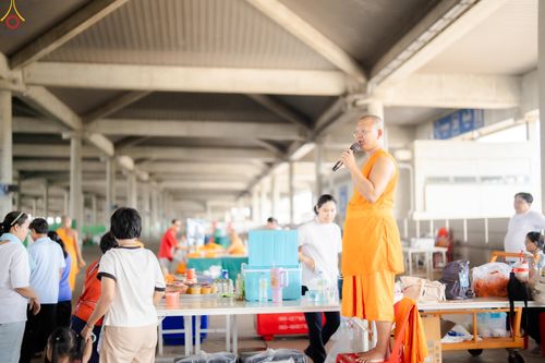 ภาพ No.322987:วันที่ 17-19 เมษายน พ.ศ.2569 การปูผ้ากระสอบขาว , เตรียมจุดฉัน , เตรียมจุดพักค้าง เพื่องานถวายมหาสังฆทาน 40,000 กว่าวัดทั่วประเทศ วันคุ้มครองโลก 22 เมษายน พ.ศ.2569 วัดพระธรรมกาย