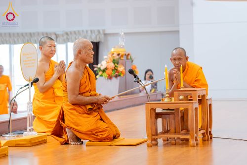 ภาพ No.318682:วันที่ 29 มีนาคม พ.ศ. 2569 พิธีเวียนประทักษิณ มอบผ้าไตร บรรพชาสามเณร  ณ ศูนย์อบรมเยาวชนกาญบุรี