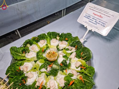 ภาพ No.106332:พิธีถวายภัตตาหารเป็นสังฆทาน แด่คณะพระธรรมยาตราฯ ในโครงการธรรมยาตรากตัญญูบูชา มหาปูชนียาจารย์ พระมงคลเทพมุนี(สด จนฺทสโร) พระผู้ปราบมาร อนุสรณ์สถาน 7 แห่ง ปีที่ 12 วันที่ 5 มกราคม พ.ศ. 2567 ณ อนุสรณ์สถานโลตัสแลนด์ จ.สุพรรณบุรี