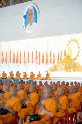 ภาพ No.345348:วันพฤหัสบดีที่ 27 สิงหาคม พ.ศ.2569 พิธีตักบาตรในวันธรรมชัย ณ สภาธรรมกายสากล วัดพระธรรมกาย ปทุมธานี