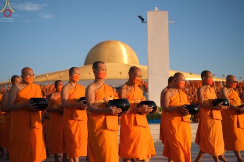 ภาพ No.68713:พิธีตักบาตรฉลองพระใหม่ วันที่ 1 มกราคม พ.ศ. 2566 ณ วัดพระธรรมกาย จ.ปทุมธานี