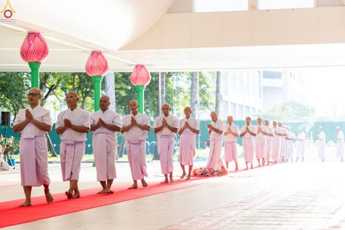 ภาพ No.350772:วันที่ 19 กันยายน พ.ศ.2569 พิธีบรรพชาอุปสมบท โครงการอุปสมบทหมู่บูชาธรรม ครบรอบ 109 ปี วันครูผู้ค้นพบวิชชาธรรมกาย ณ โบสถ์พระไตรปิฏก วัดพระธรรมกาย