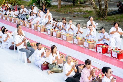 ภาพ No.311045:วันพฤหัสบดีที่ 26 กุมภาพันธ์ พ.ศ. 2569 พิธีถวายสังฆทานแด่คณะสงฆ์ 323 วัด ปีที่ 22 ครั้งที่ 182 พิธีมอบกองทุนหนุนแรงใจช่วยครูใต้ ปีที่ 19 ครั้งที่ 145 และพิธีทำบุญอุทิศส่วนกุศลให้ผู้วายชนม์