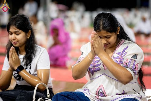 ภาพ No.331519:วันที่ 31 พฤษภาคม พ.ศ. 2569  สภาพุทธศาสนาแห่งอินเดีย (Indian Buddhist Council)  ร่วมกับมูลนิธรรมกาย จัดงานวิสาขบูชานานาชาติ  ณ วัดพุทธสันติวันธรรมชัย