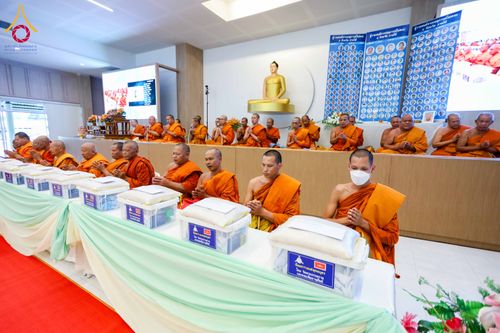 ภาพ No.313746:วันเสาร์ที่ 14 มีนาคม พ.ศ. 2569 พิธีตักบาตรแด่คณะสงฆ์ 323 วัด 4 จังหวัดชายแดนภาคใต้ พิธีถวายสังฆทานแด่คณะสงฆ์ 323 วัด ปีที่ 22 ครั้งที่ 183 พิธีมอบกองทุนหนุนแรงใจช่วยครูใต้ ปีที่ 19 ครั้งที่ 146 และพิธีทำบุญอุทิศส่วนกุศลให้ผู้วายชนม์ ณ ศูนย์ปฏิบัติธรรมภา