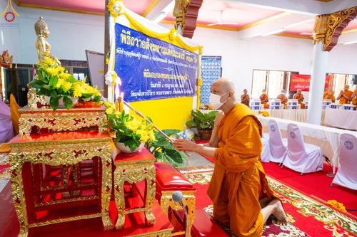 ภาพ No.83169:พิธีถวายสังฆทาน 323 วัด 4 จังหวัดชายแดนภาคใต้ ปีที่ 19 ครั้งที่ 163 พิธีมอบกองทุนหนุนแรงใจช่วยครูใต้ ปีที่ 16 ครั้งที่ 128  และพิธีทำบุญอุทิศส่วนกุศลให้ผู้วายชนม์ ในวันเสาร์ที่ 8 กรกฎาคม พ.ศ. 2566 ณ หอประชุม อาคารพระสุทธิสมณวัตรานุสรณ์   วัดมุจลินทวาปีวิ
