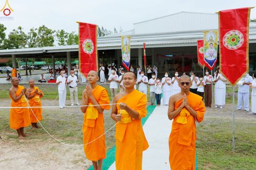 ภาพ No.83299:พิธีถวายสังฆทานคณะสงฆ์ 85 รูป  และพิธีทอดผ้าป่ายกช่อฟ้าดวงแก้ว มหาวิหารหลวงปู่  วันอาทิตย์ที่ 18 มิถุนายน 2566 ณ ศูนย์ปฏิบัติธรรมภาคใต้ อ.บางกล่ำ จ.สงขลา