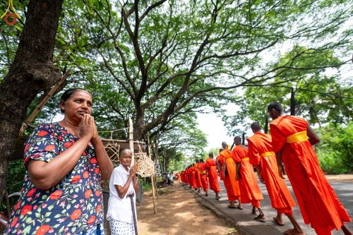 ภาพ No.139948:PhotoStory มหาศรัทธา ธรรมยาตราศรีลังกา EP.2 พิธีเปิดโครงการสยาม-ลังกา ธรรมยาตรา ฉลองเทศกาลวิสาขบูชาแห่งชาติ ศรีลังกา บูชาธรรม 80 ปีหลวงพ่อธัมมชโย เมื่อวันที่ 17 พฤษภาคม พ.ศ. 2567