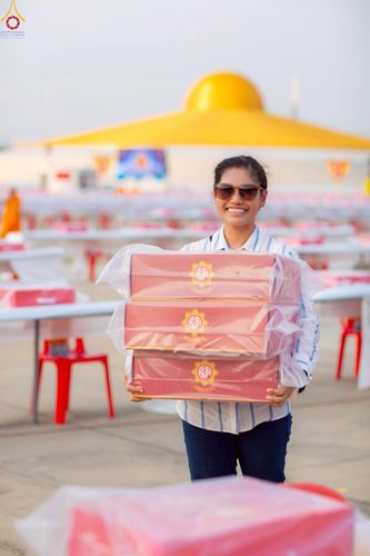 ภาพ No.225145:วันที่ 20 - 27 เมษายน พ.ศ. 2568 "ภาพแห่งความปลื้มที่ไม่มีวันจบ" คณะสงฆ์สามเณร เจ้าหน้าที่ และสาธุชน ร่วมแรงร่วมใจกันเตรียมงานและเก็บงาน เพื่อวันคุ้มครองโลก พิธีถวายมหาสังฆทานคณะสงฆ์ 40,000 กว่าวัดทั่วประเทศ