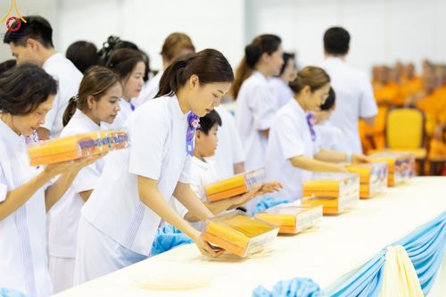 ภาพ No.167791:พิธีทอดกฐิน และ พิธีกรานกฐิน ในวันอาทิตย์ที่ 3 พฤศจิกายน พ.ศ. 2567 ณ วัดพระธรรมกาย จ.ปทุมธานี